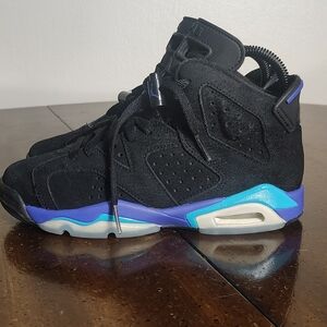 Nike Air Jordans Kids Size 4Y Black Athletic Shoes Sneakers EUC